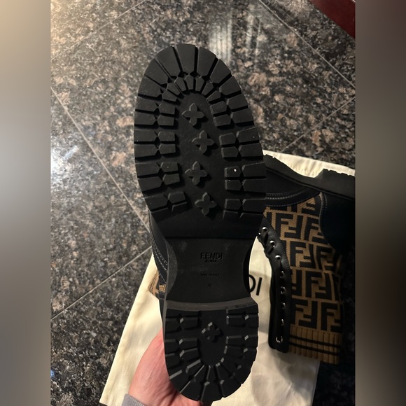Fendi combat boot - Picture 2 of 4